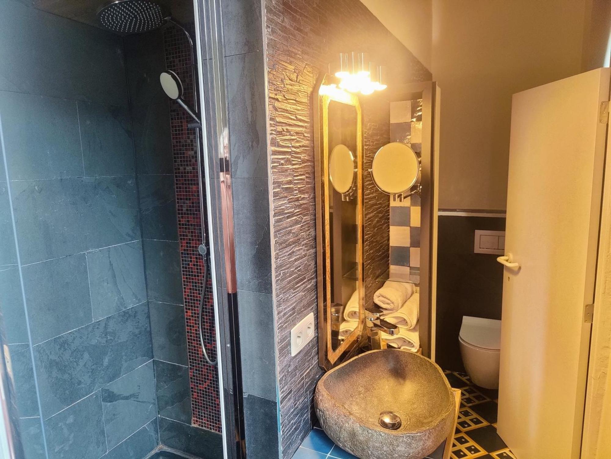 圣特雷登 Kolmojen酒店 外观 照片